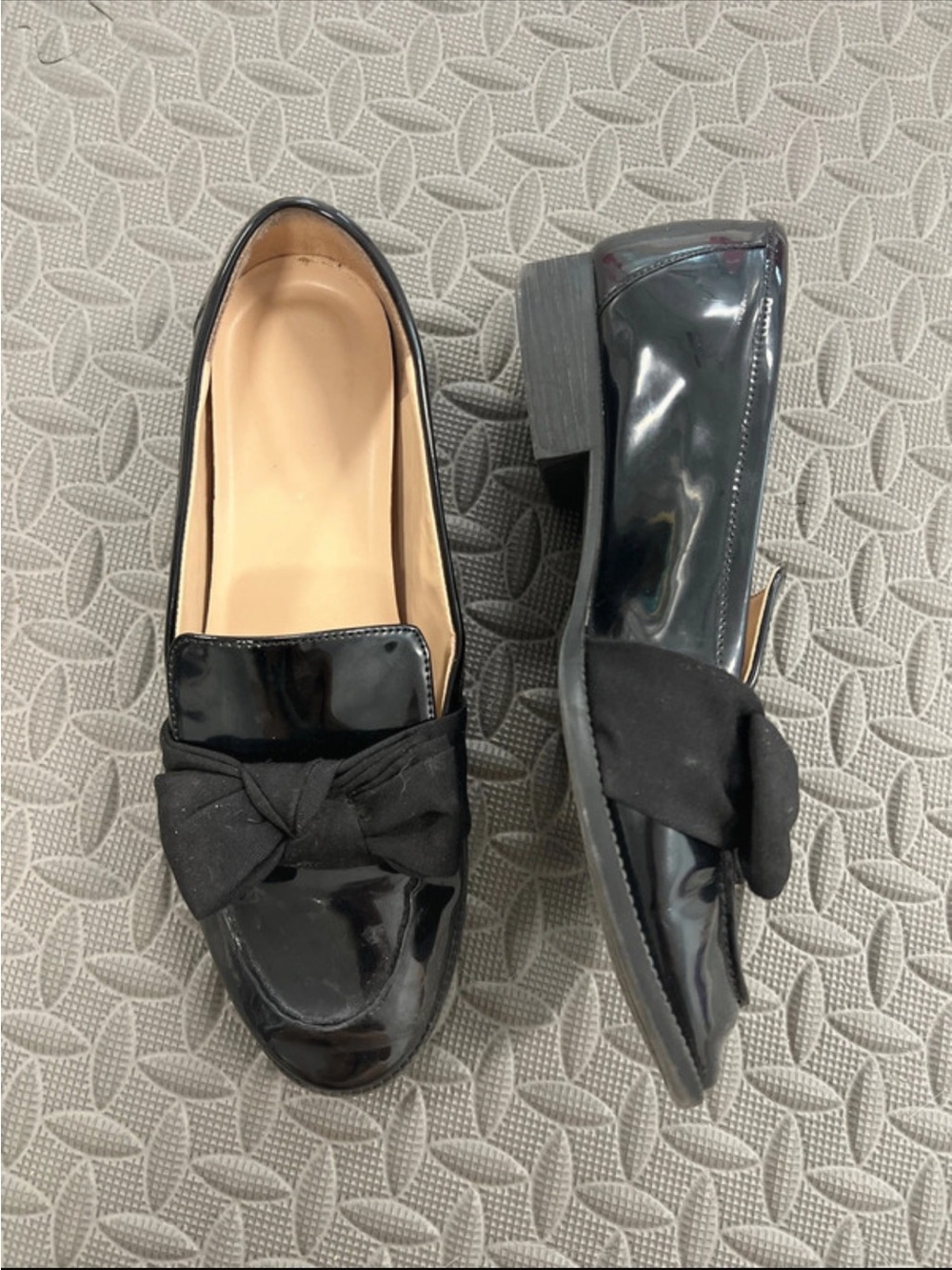 Bandolino Black Patent Bow Loafers